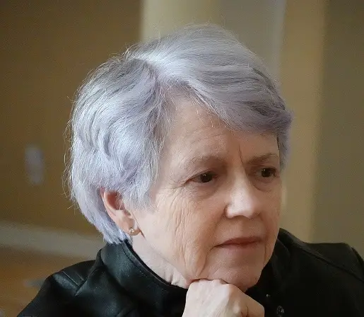 headshot of author Victoria Webster